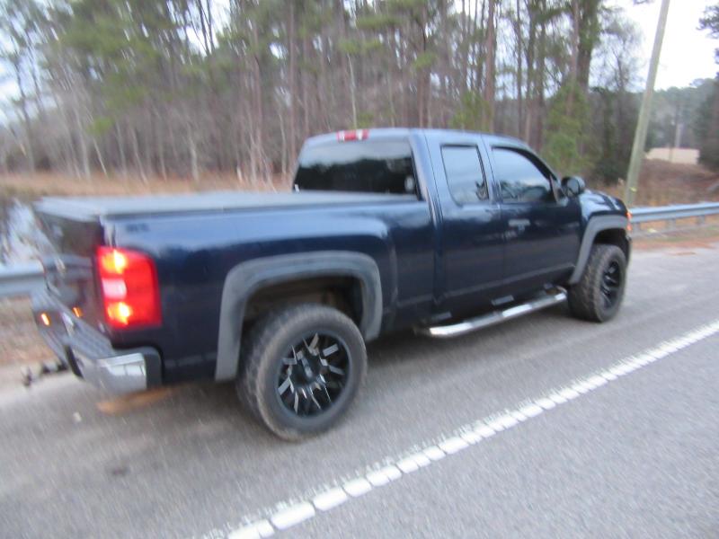 Chevrolet Silverado 1500 LS Extended Cab 4WD 2011