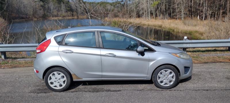 Ford Fiesta SE Hatchback 2011