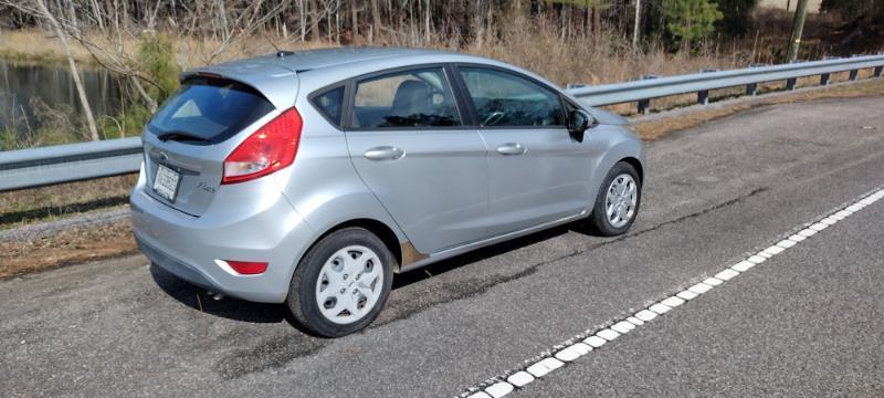 Ford Fiesta SE Hatchback 2011