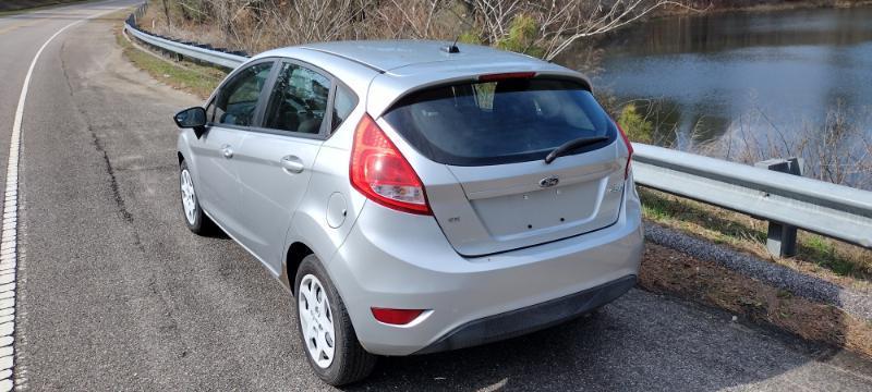 Ford Fiesta SE Hatchback 2011