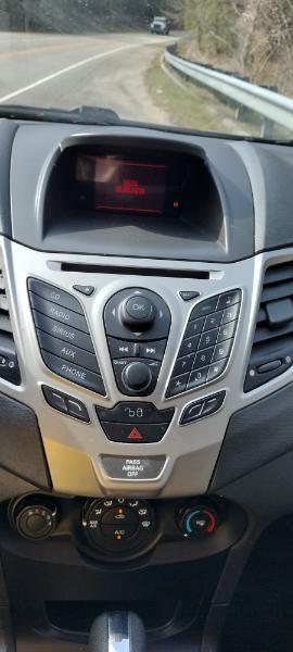 Ford Fiesta SE Hatchback 2011