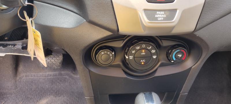 Ford Fiesta SE Hatchback 2011