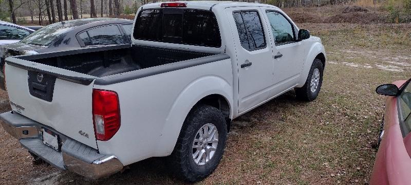 Nissan Frontier SL Crew Cab 5AT 4WD 2015