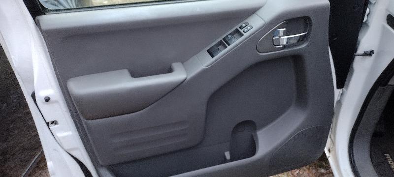 Nissan Frontier SL Crew Cab 5AT 4WD 2015