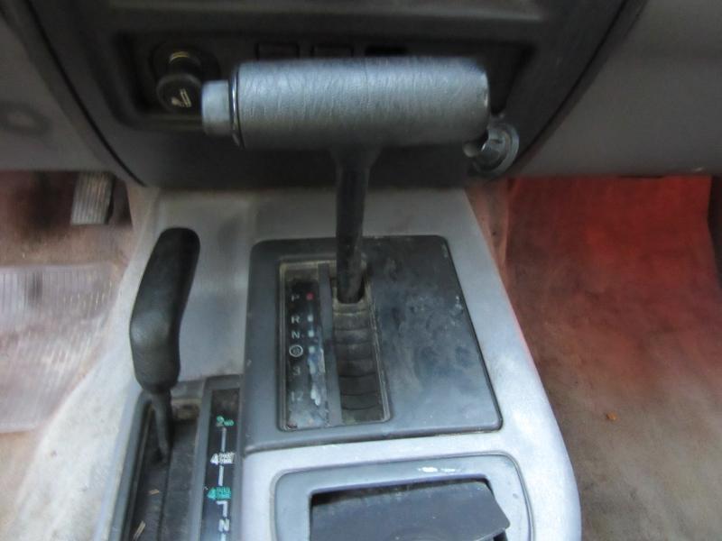 Jeep Cherokee Sport 4-Door 4WD 1998