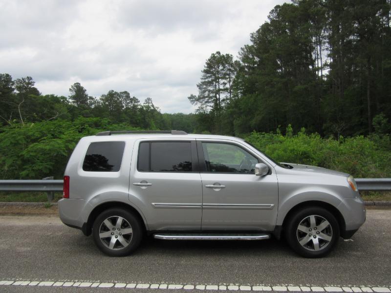 Honda Pilot Touring 2WD 5-Spd AT with DVD 2012