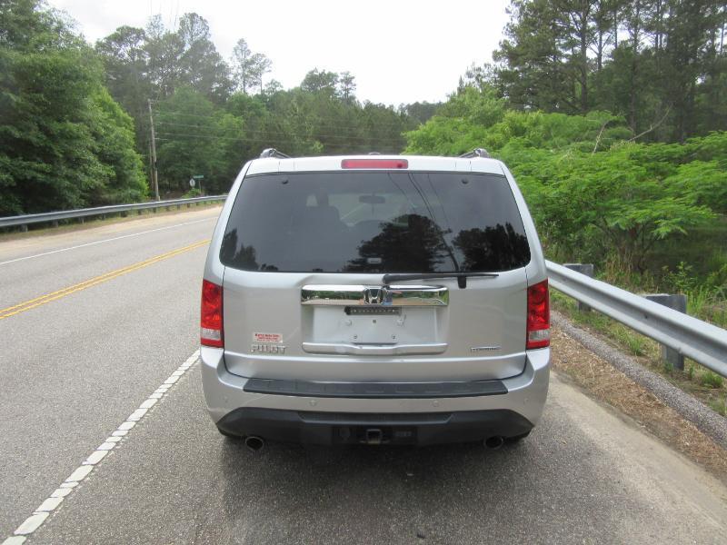 Honda Pilot Touring 2WD 5-Spd AT with DVD 2012