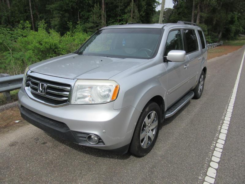 Honda Pilot Touring 2WD 5-Spd AT with DVD 2012