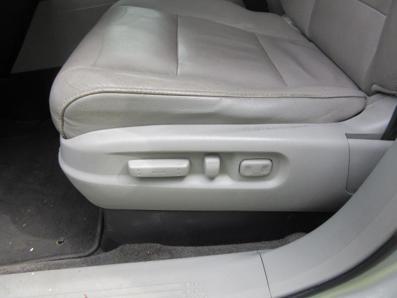 Honda Pilot Touring 2WD 5-Spd AT with DVD 2012