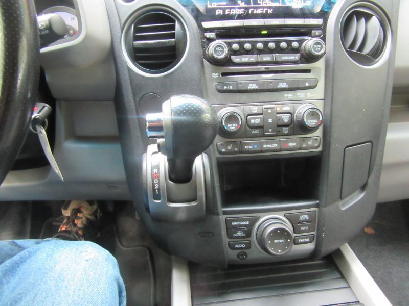 Honda Pilot Touring 2WD 5-Spd AT with DVD 2012