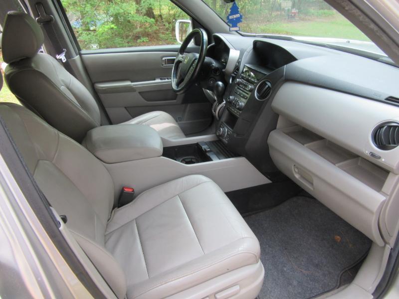Honda Pilot Touring 2WD 5-Spd AT with DVD 2012
