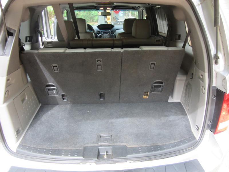 Honda Pilot Touring 2WD 5-Spd AT with DVD 2012