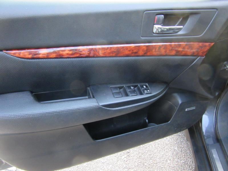 Subaru Outback 3.6R Limited 2011