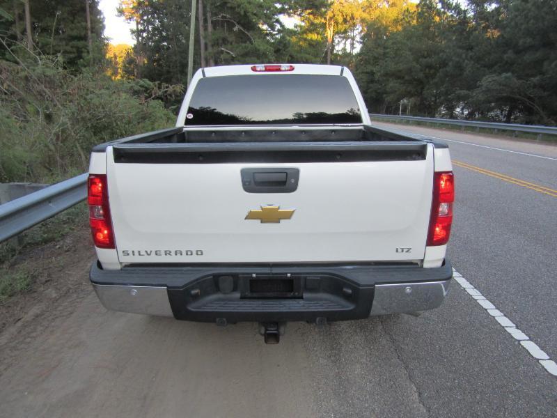 Chevrolet Silverado 1500 LTZ Crew Cab 4WD 2013