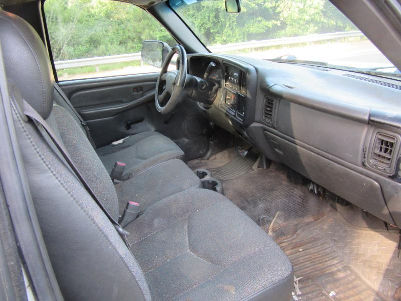 Chevrolet Silverado 2500HD Work Truck Long Bed 2WD 2004