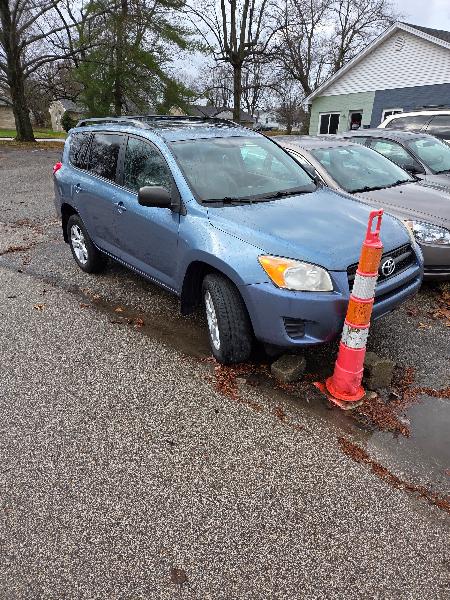 Toyota RAV4 4-Door 4WD 2012