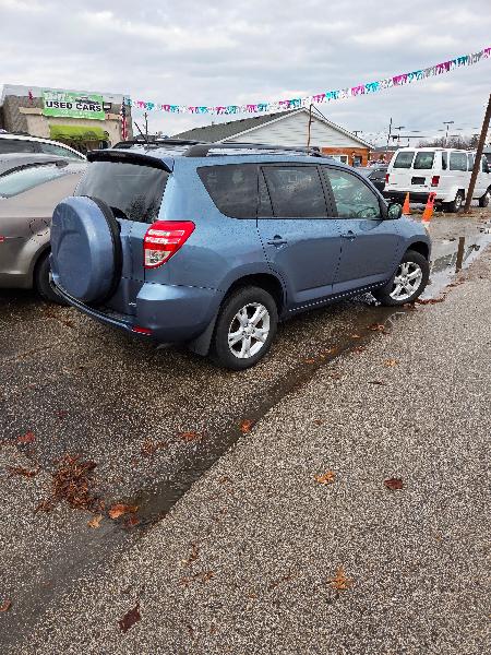 Toyota RAV4 4-Door 4WD 2012