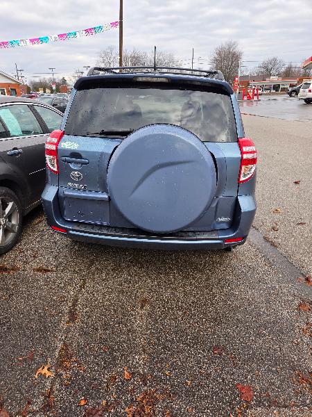 Toyota RAV4 4-Door 4WD 2012