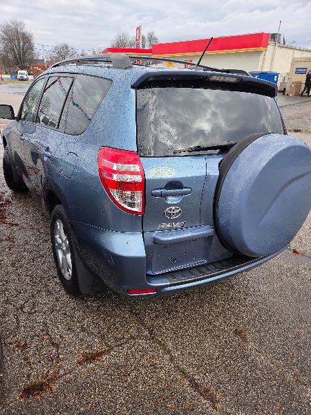 Toyota RAV4 4-Door 4WD 2012