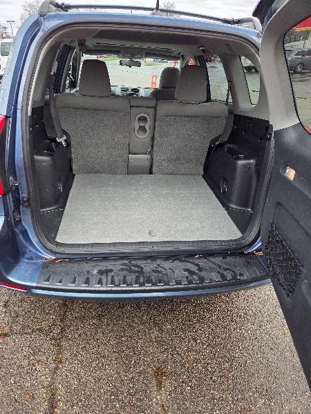 Toyota RAV4 4-Door 4WD 2012