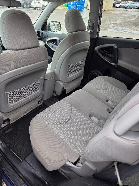 Toyota RAV4 4-Door 4WD 2012
