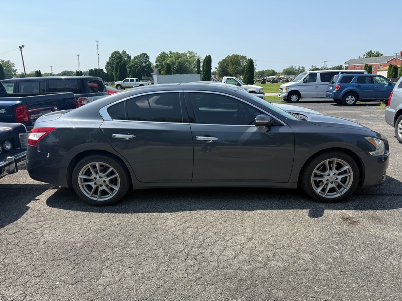 Nissan Maxima S 2009