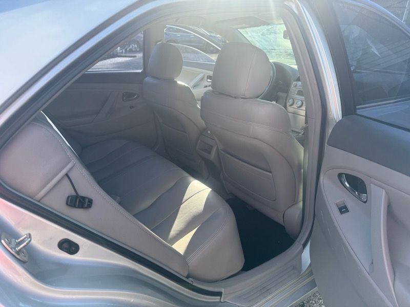 Toyota Camry Base 6-Spd AT 2011 Toyota Camry Base 6-Spd AT 2011