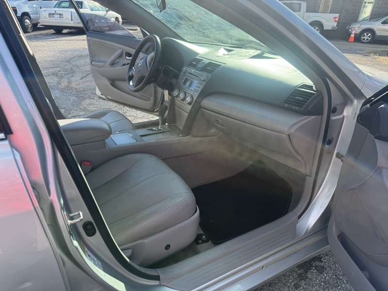 Toyota Camry Base 6-Spd AT 2011 Toyota Camry Base 6-Spd AT 2011