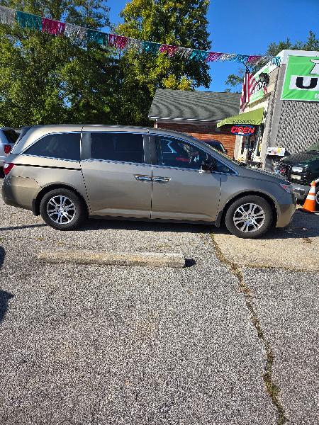 2011 Honda Odyssey EX-L photo 2