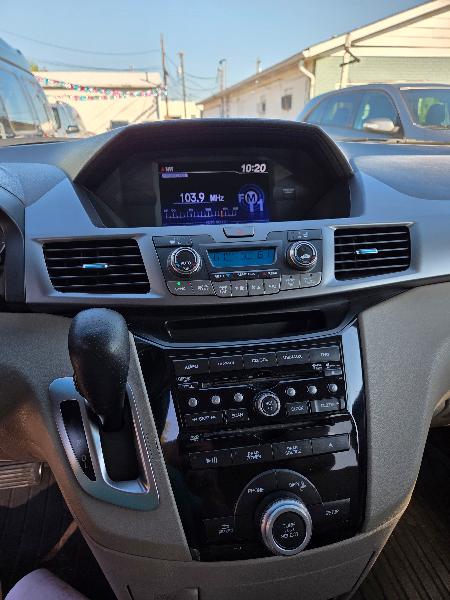 2011 Honda Odyssey EX-L photo 9