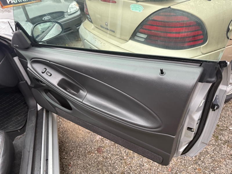 Ford Mustang GT convertible 2000 Ford Mustang GT convertible 2000