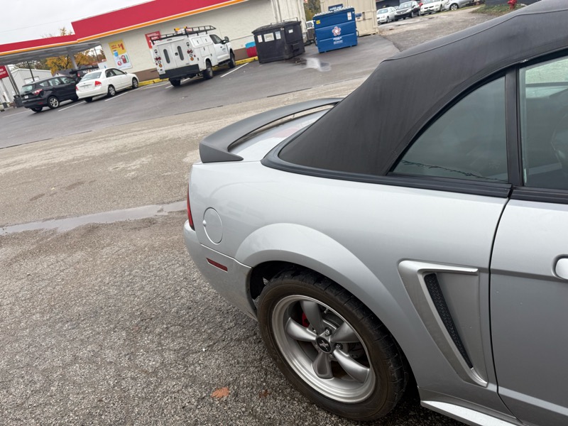 Ford Mustang GT convertible 2000 Ford Mustang GT convertible 2000