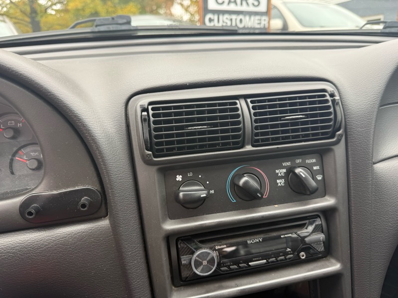 Ford Mustang GT convertible 2000 Ford Mustang GT convertible 2000