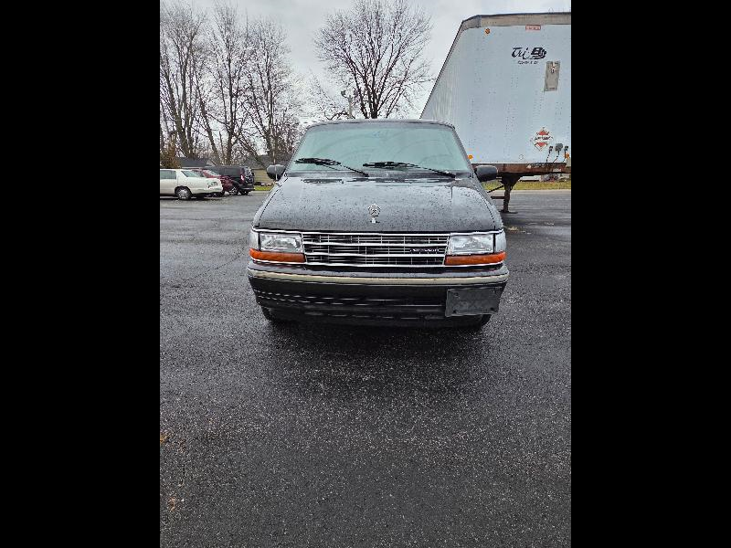 1993 Plymouth Grand Voyager's photo