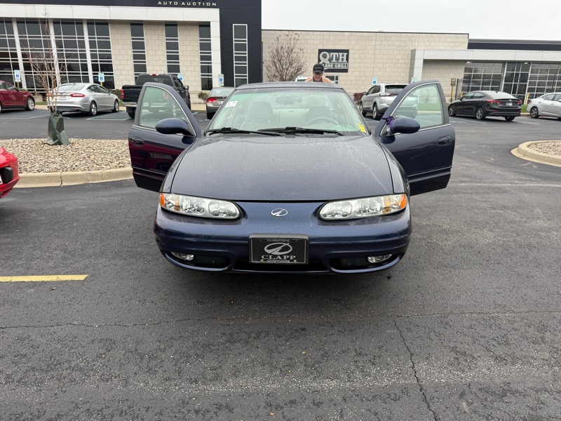 Oldsmobile Alero GLS Sedan 2000