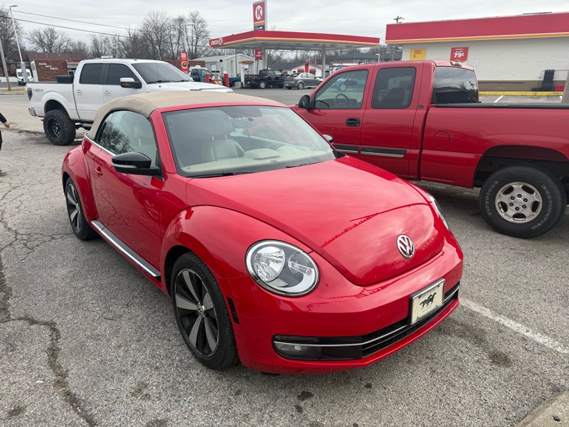 Volkswagen Beetle 2.0T Turbo Convertible 2013
