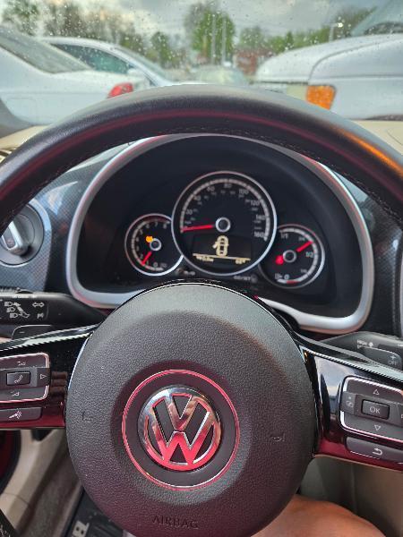 Volkswagen Beetle 2.0T Turbo Convertible 2013