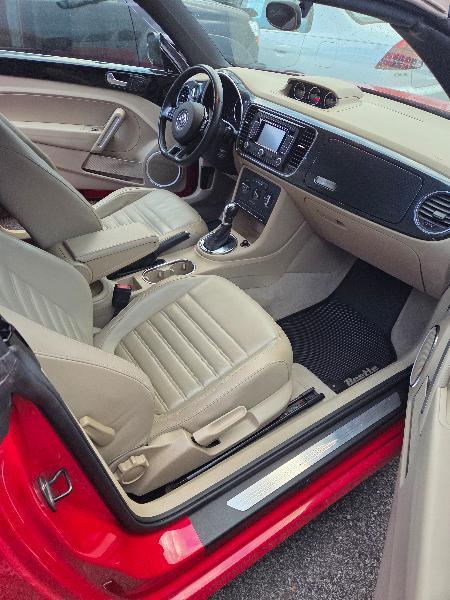Volkswagen Beetle 2.0T Turbo Convertible 2013