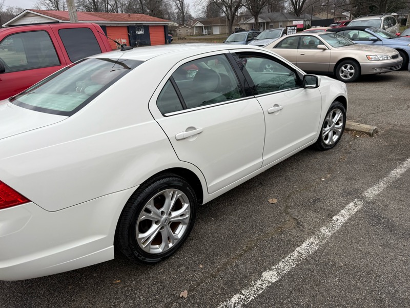 Ford Fusion SE 2012