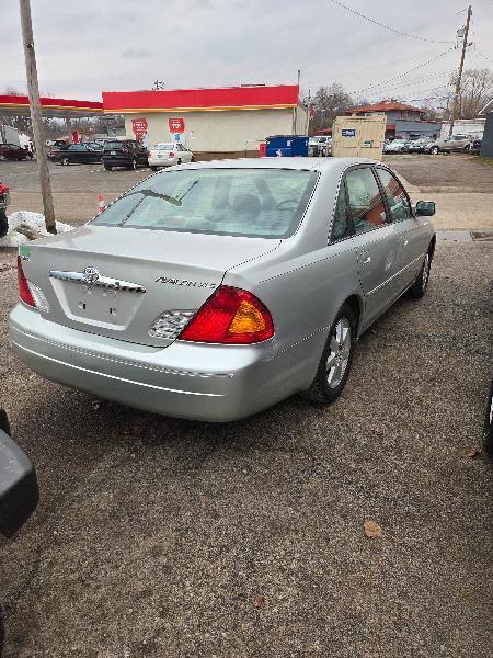 Toyota Avalon XL 2001