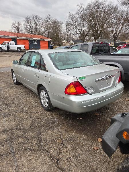 Toyota Avalon XL 2001