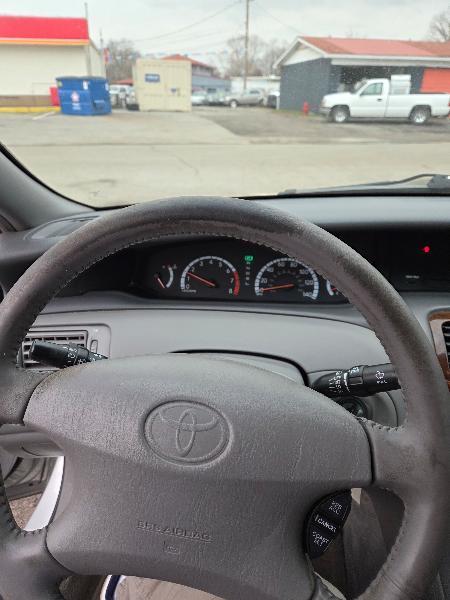 Toyota Avalon XL 2001