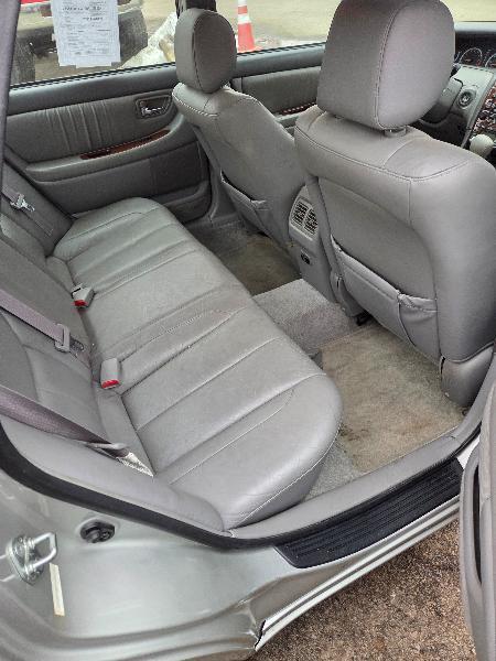 Toyota Avalon XL 2001