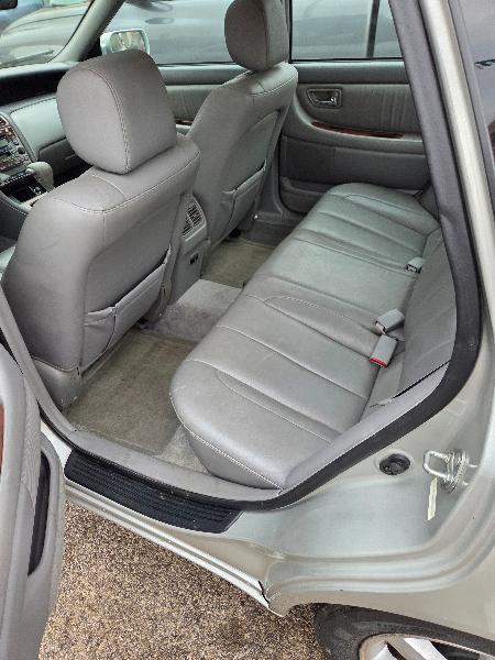 Toyota Avalon XL 2001