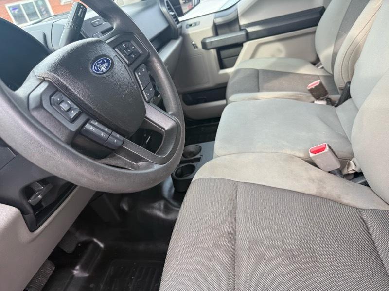 Ford F-150 2WD Reg Cab 122.5" XL 2017