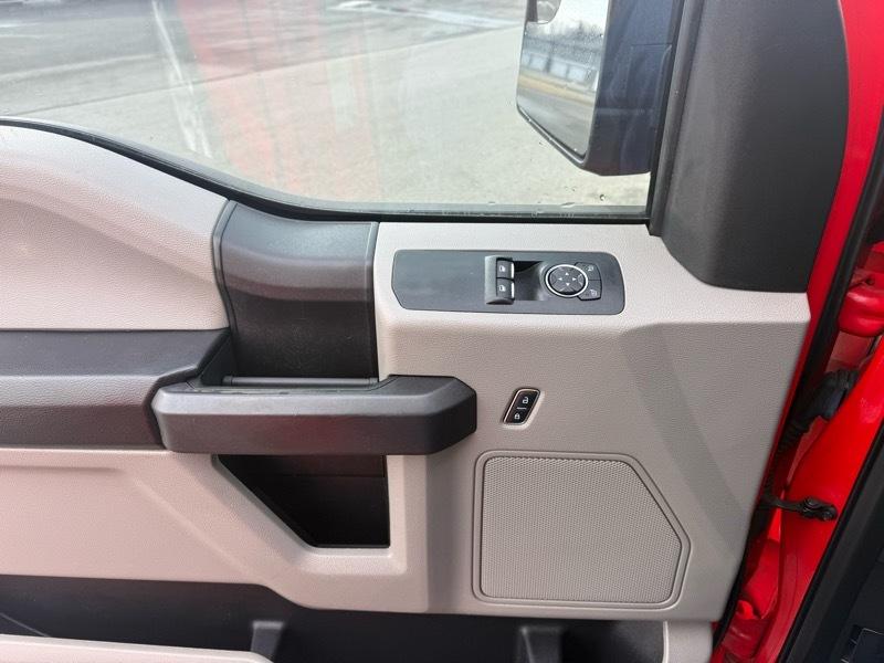 Ford F-150 2WD Reg Cab 122.5" XL 2017