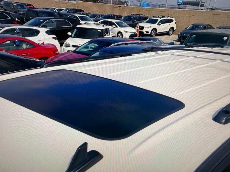 GMC Yukon XL SLT 1/2 Ton 4WD 2013