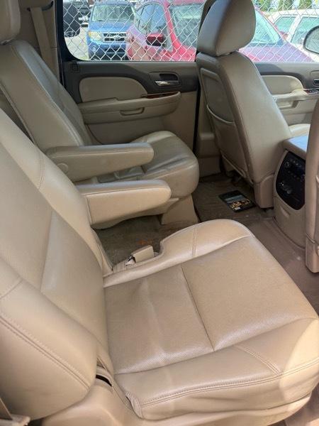 GMC Yukon XL SLT 1/2 Ton 4WD 2013