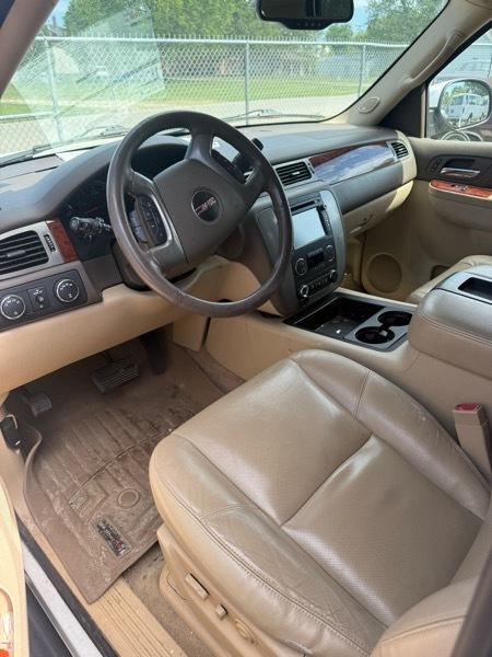 GMC Yukon XL SLT 1/2 Ton 4WD 2013