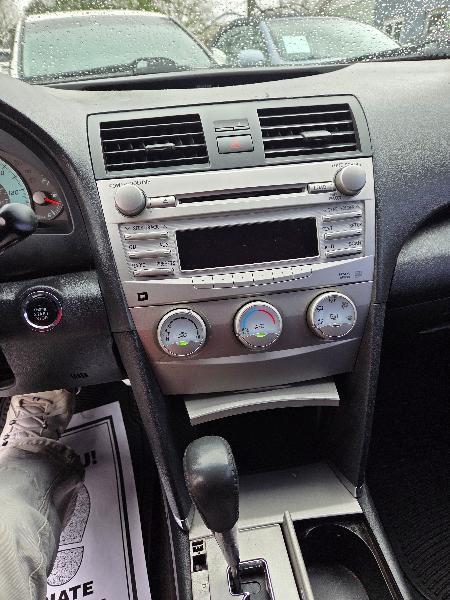Toyota Camry Base 6-Spd AT 2011